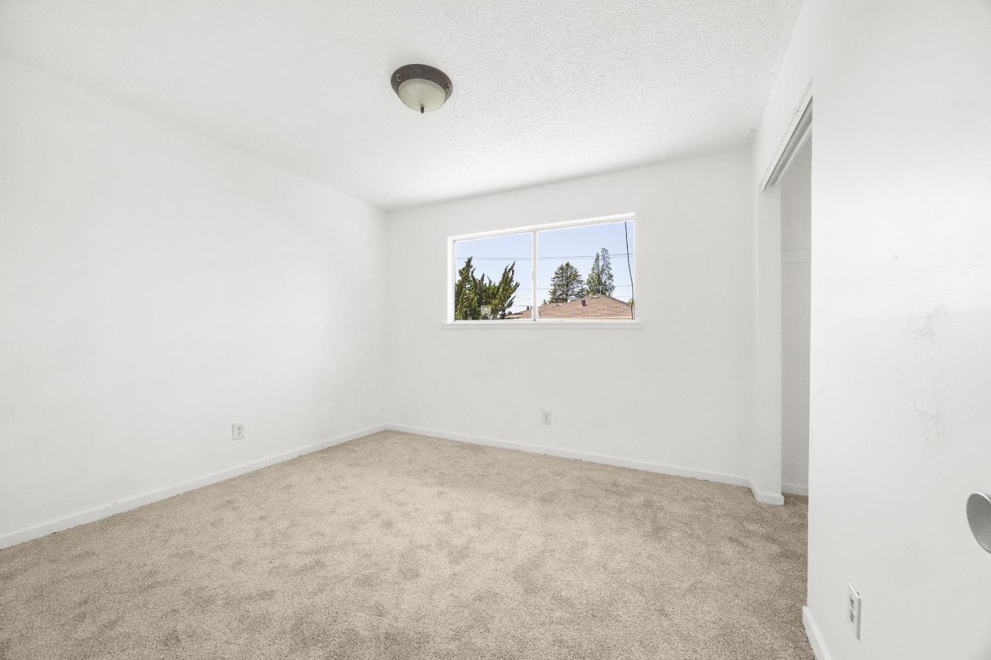 Detail Gallery Image 13 of 23 For 2158 17th Ave, Santa Cruz,  CA 95062 - 3 Beds | 2 Baths