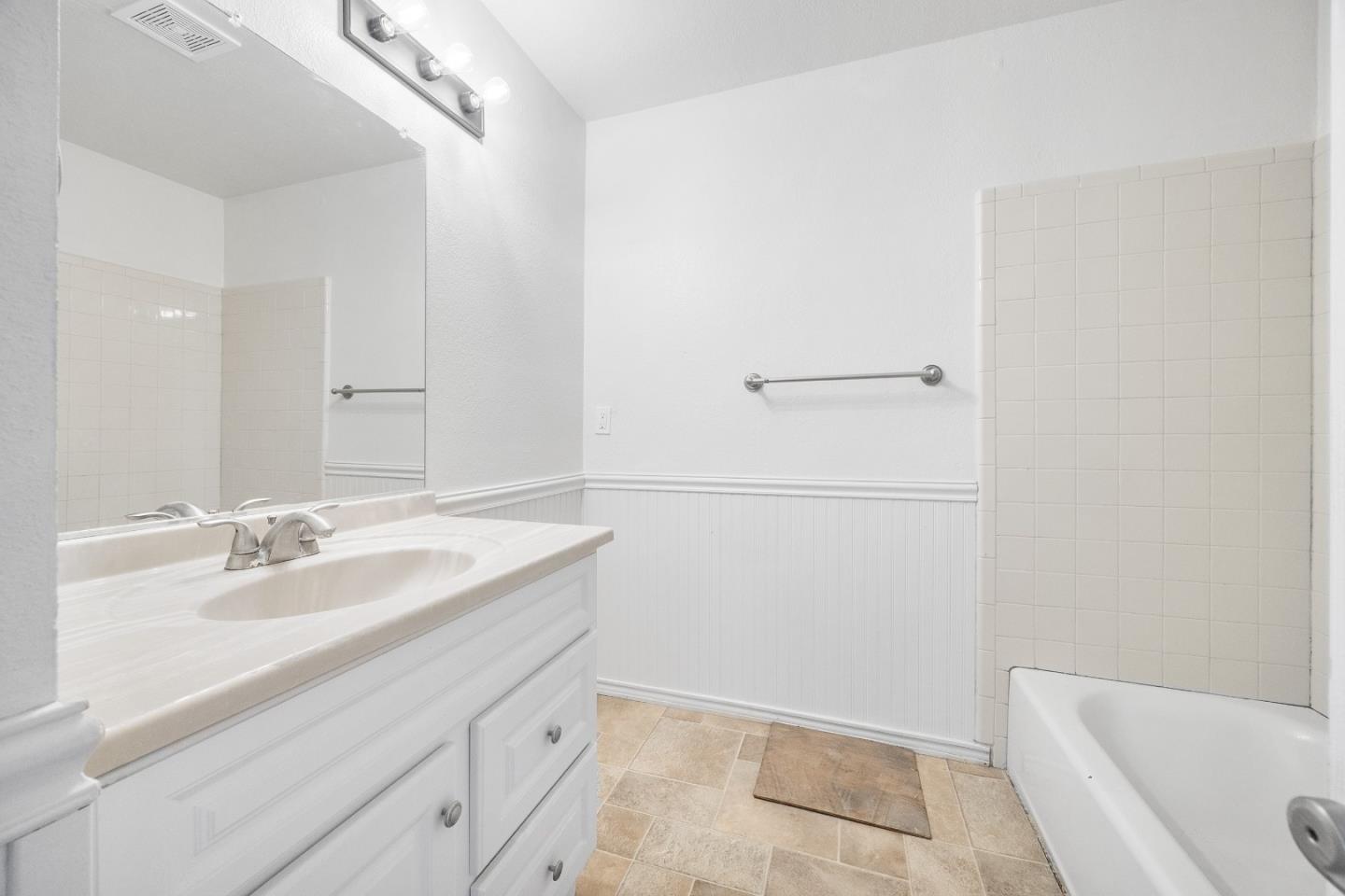 Detail Gallery Image 14 of 23 For 2158 17th Ave, Santa Cruz,  CA 95062 - 3 Beds | 2 Baths