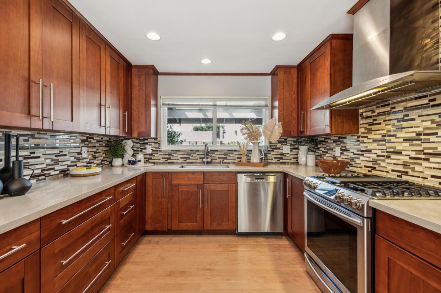 Detail Gallery Image 18 of 50 For 319 Castenada Dr, Millbrae,  CA 94030 - 4 Beds | 2 Baths