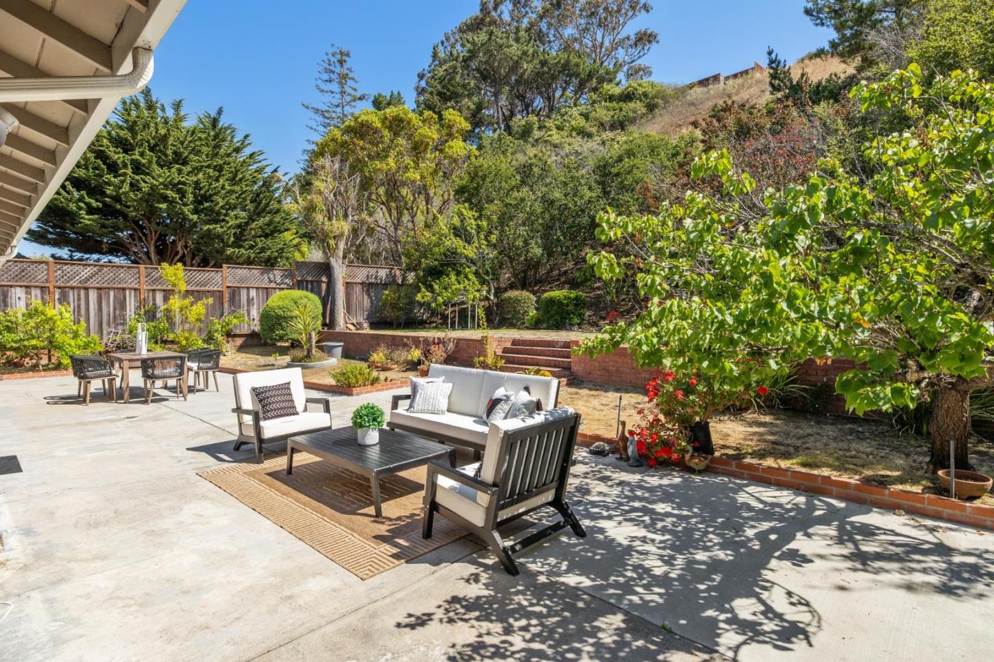 Detail Gallery Image 38 of 50 For 319 Castenada Dr, Millbrae,  CA 94030 - 4 Beds | 2 Baths