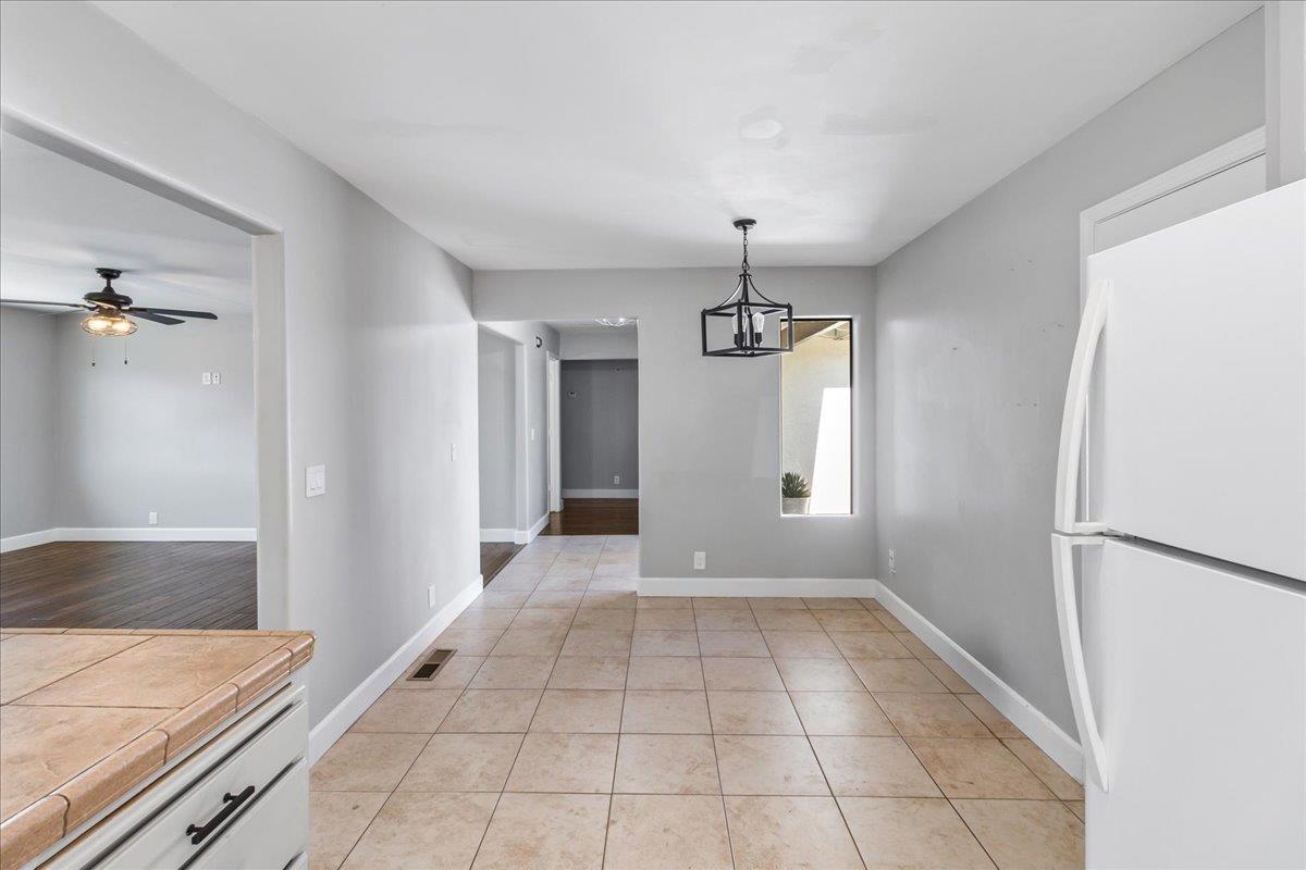 Detail Gallery Image 10 of 32 For 1640 Sunset Dr, Hollister,  CA 95023 - 3 Beds | 2 Baths