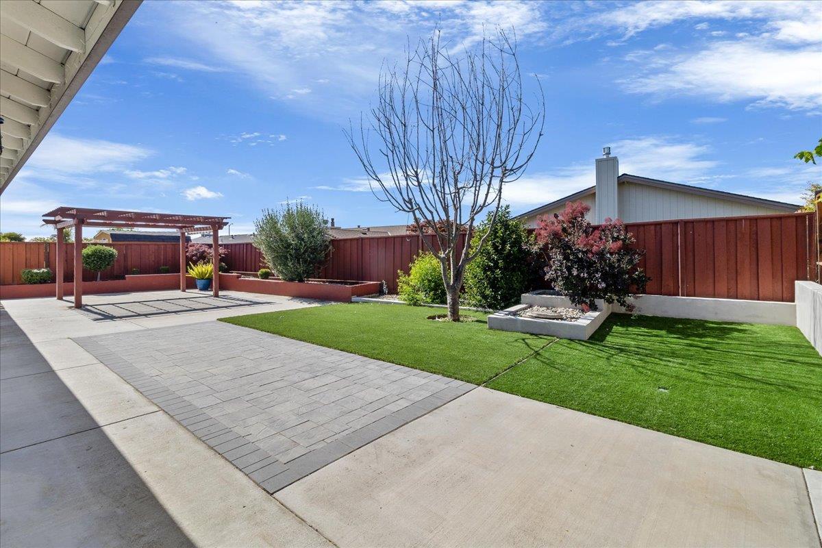 Detail Gallery Image 22 of 32 For 1640 Sunset Dr, Hollister,  CA 95023 - 3 Beds | 2 Baths
