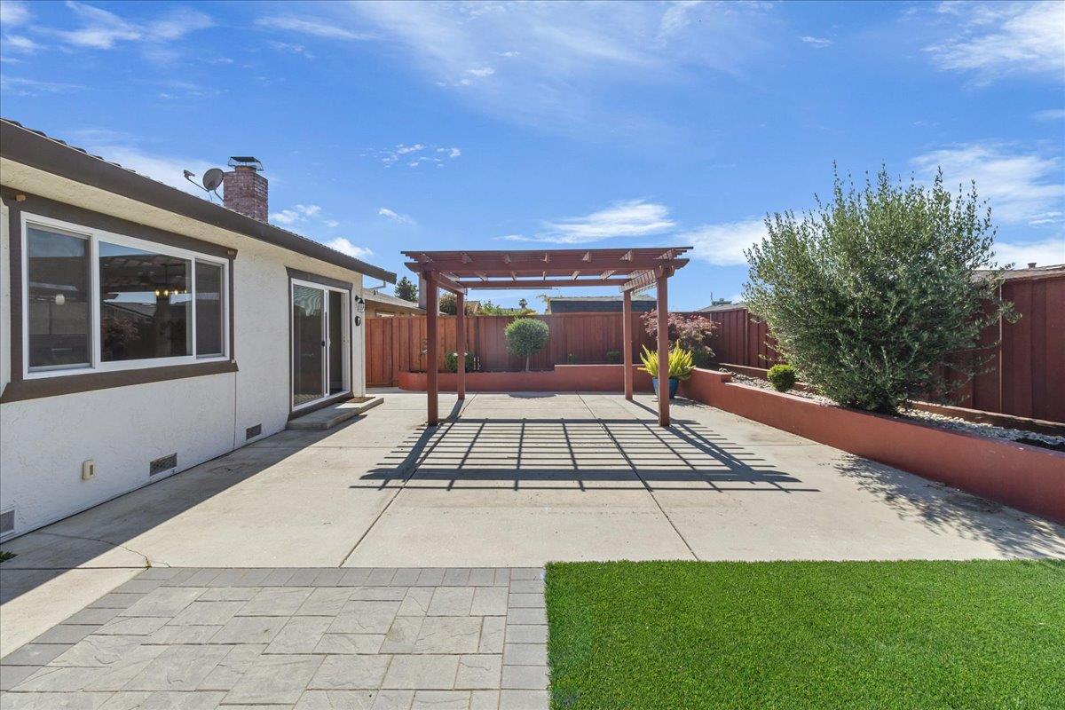 Detail Gallery Image 23 of 32 For 1640 Sunset Dr, Hollister,  CA 95023 - 3 Beds | 2 Baths