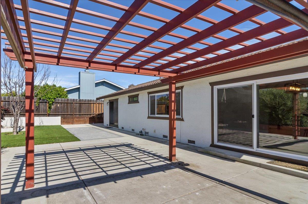 Detail Gallery Image 27 of 32 For 1640 Sunset Dr, Hollister,  CA 95023 - 3 Beds | 2 Baths