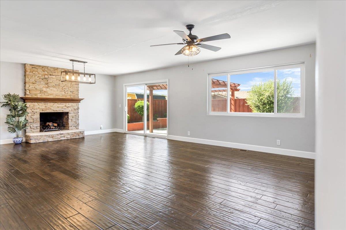 Detail Gallery Image 6 of 32 For 1640 Sunset Dr, Hollister,  CA 95023 - 3 Beds | 2 Baths