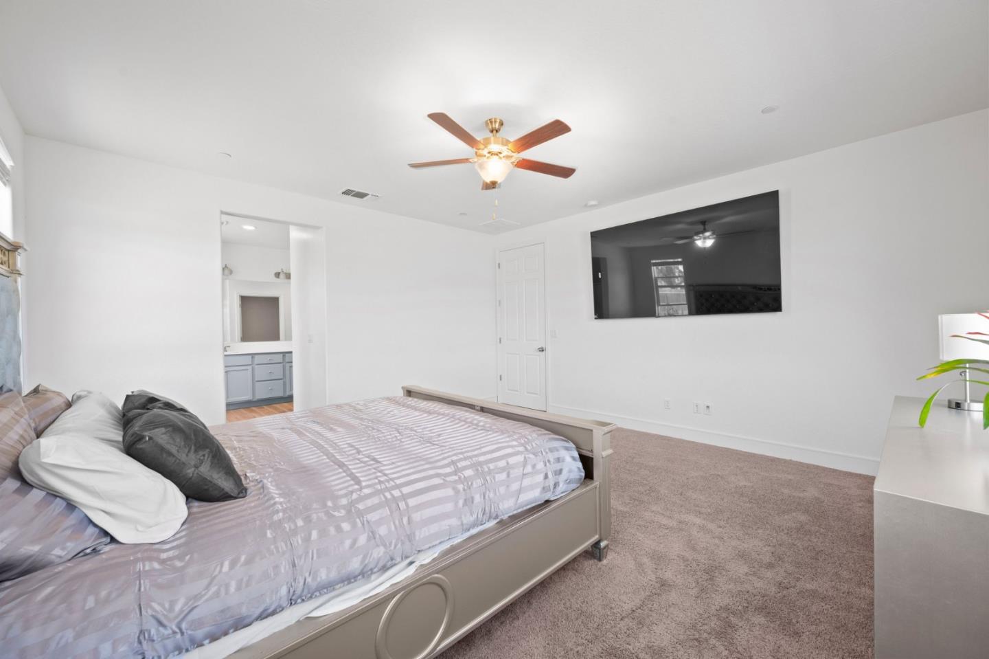 Detail Gallery Image 25 of 53 For 15005 Torrey Pines Cir, Chowchilla,  CA 93610 - 4 Beds | 2/1 Baths