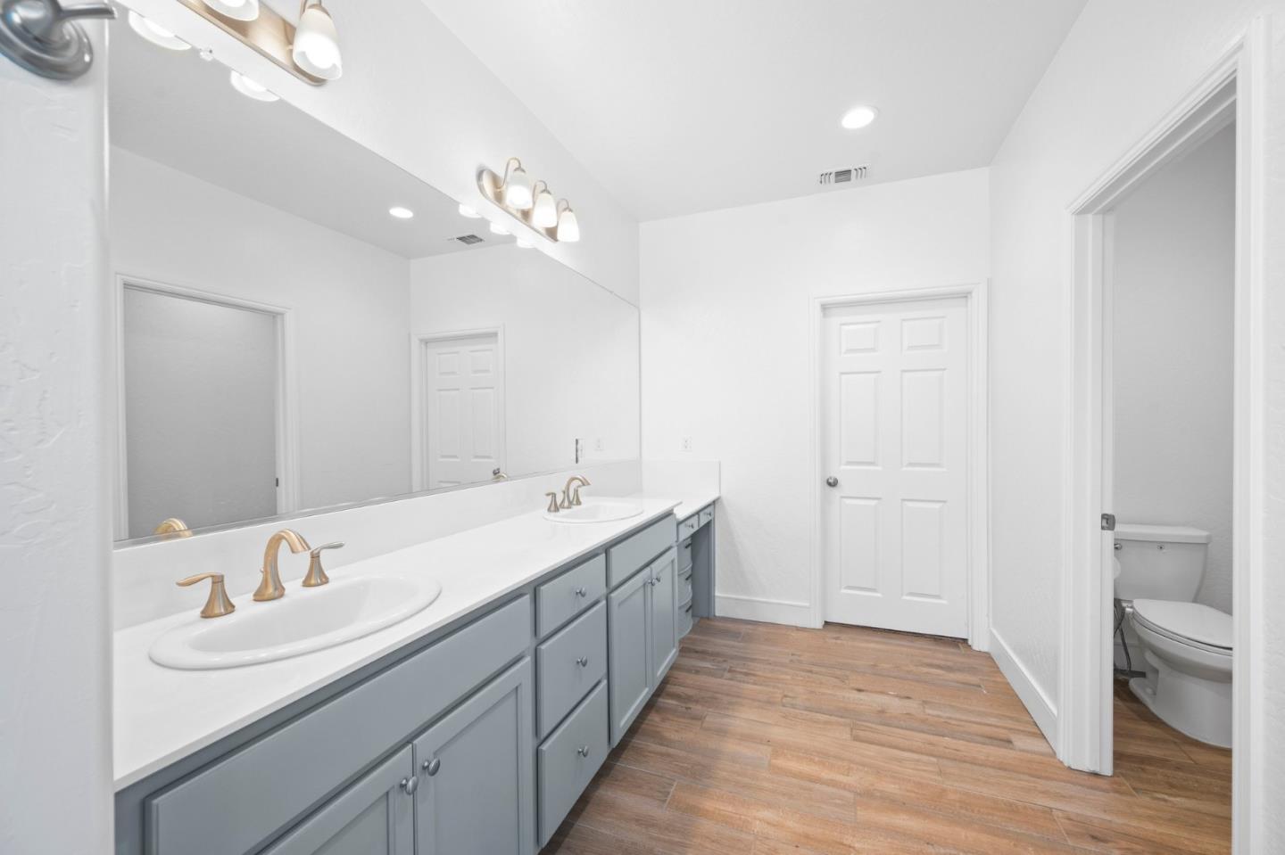 Detail Gallery Image 26 of 53 For 15005 Torrey Pines Cir, Chowchilla,  CA 93610 - 4 Beds | 2/1 Baths