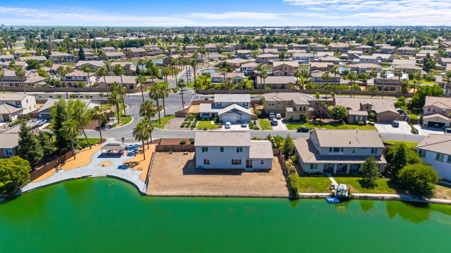 Detail Gallery Image 41 of 53 For 15005 Torrey Pines Cir, Chowchilla,  CA 93610 - 4 Beds | 2/1 Baths