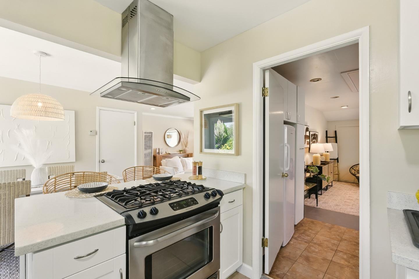 Detail Gallery Image 13 of 36 For 2077 Shoreview Ave, San Mateo,  CA 94401 - 3 Beds | 1 Baths