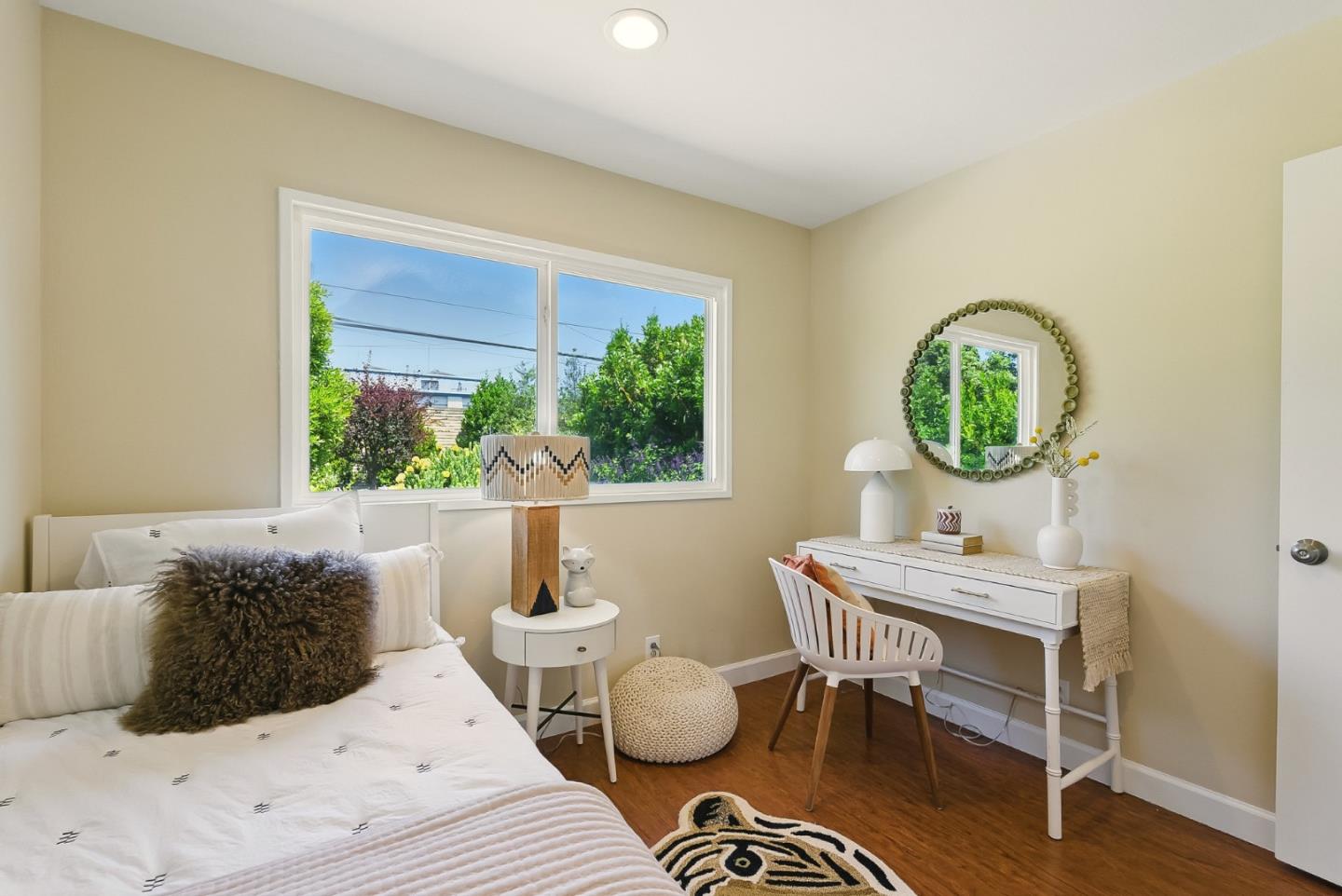 Detail Gallery Image 16 of 36 For 2077 Shoreview Ave, San Mateo,  CA 94401 - 3 Beds | 1 Baths