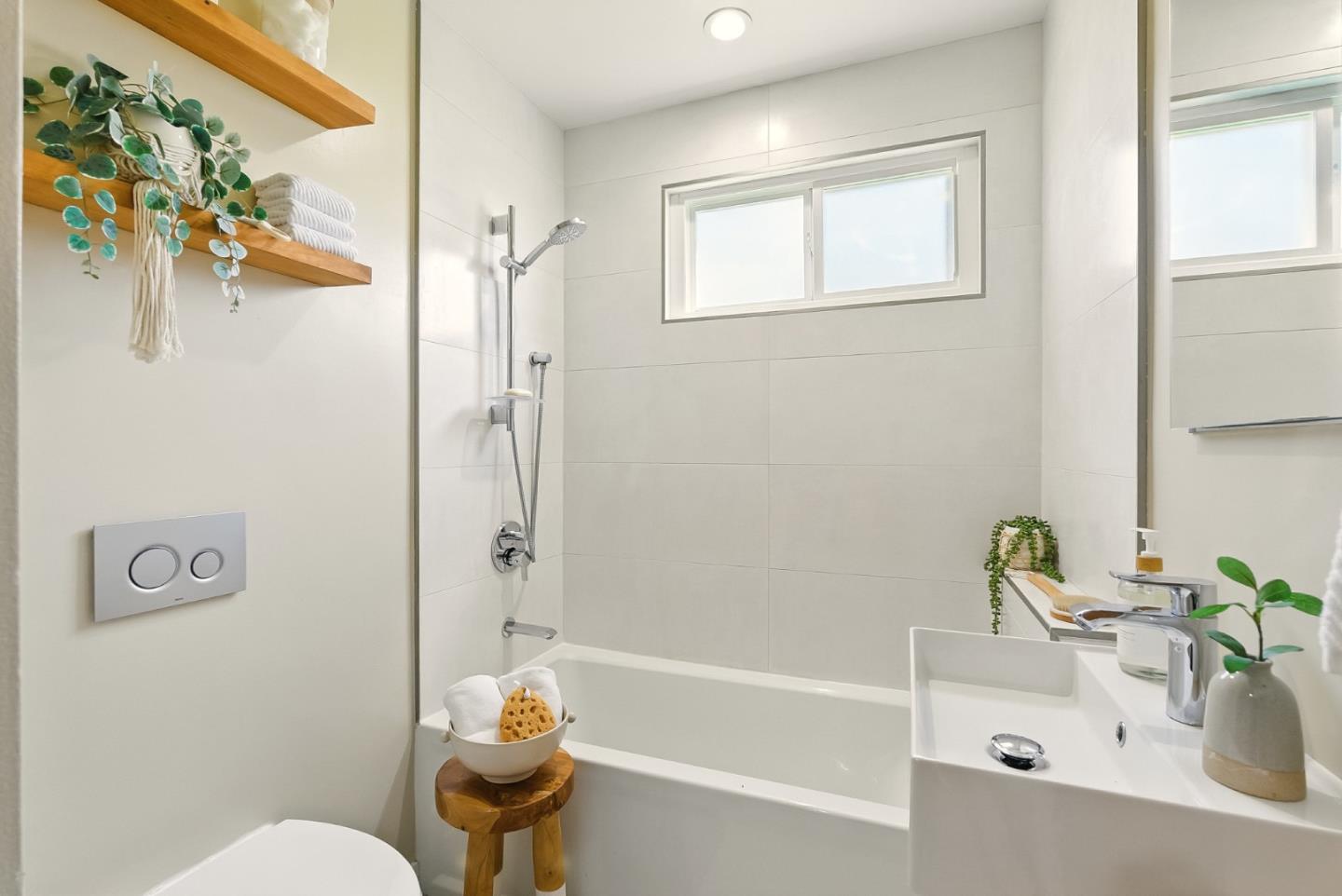 Detail Gallery Image 19 of 36 For 2077 Shoreview Ave, San Mateo,  CA 94401 - 3 Beds | 1 Baths
