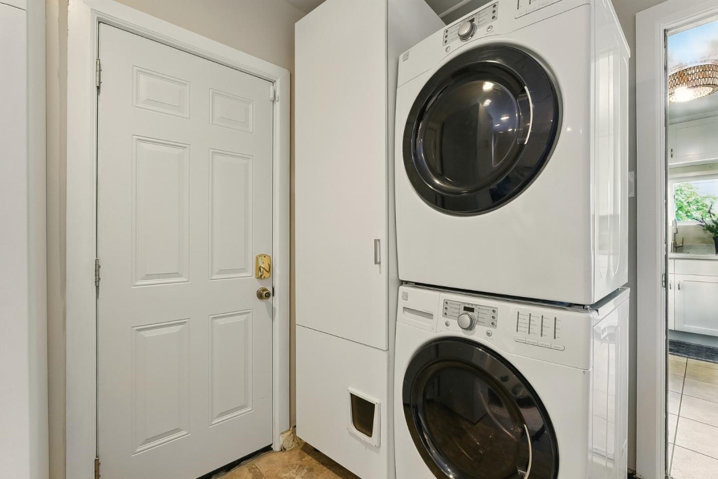 Detail Gallery Image 24 of 36 For 2077 Shoreview Ave, San Mateo,  CA 94401 - 3 Beds | 1 Baths