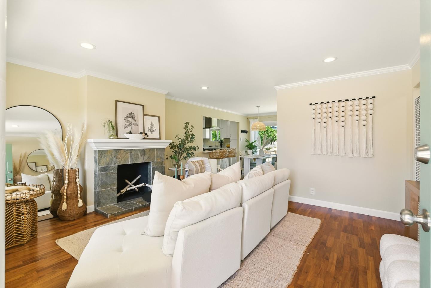 Detail Gallery Image 5 of 36 For 2077 Shoreview Ave, San Mateo,  CA 94401 - 3 Beds | 1 Baths
