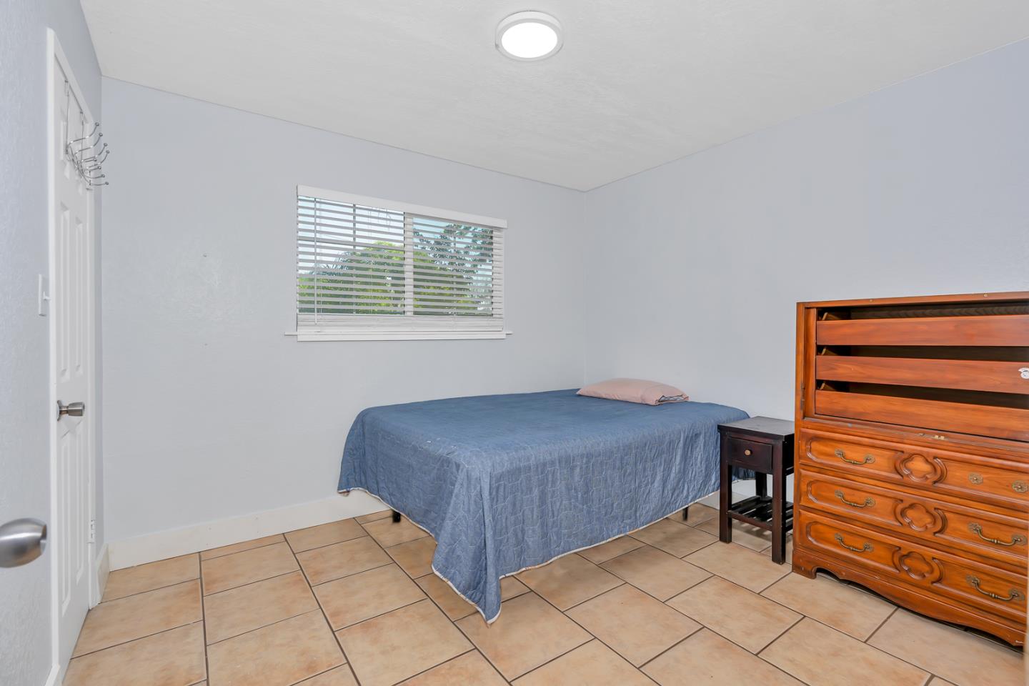 Detail Gallery Image 11 of 35 For 1005 W 8th St, Merced,  CA 95341 - 3 Beds | 2 Baths