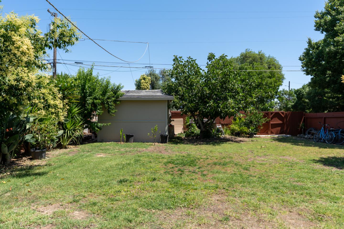 Detail Gallery Image 23 of 35 For 1005 W 8th St, Merced,  CA 95341 - 3 Beds | 2 Baths