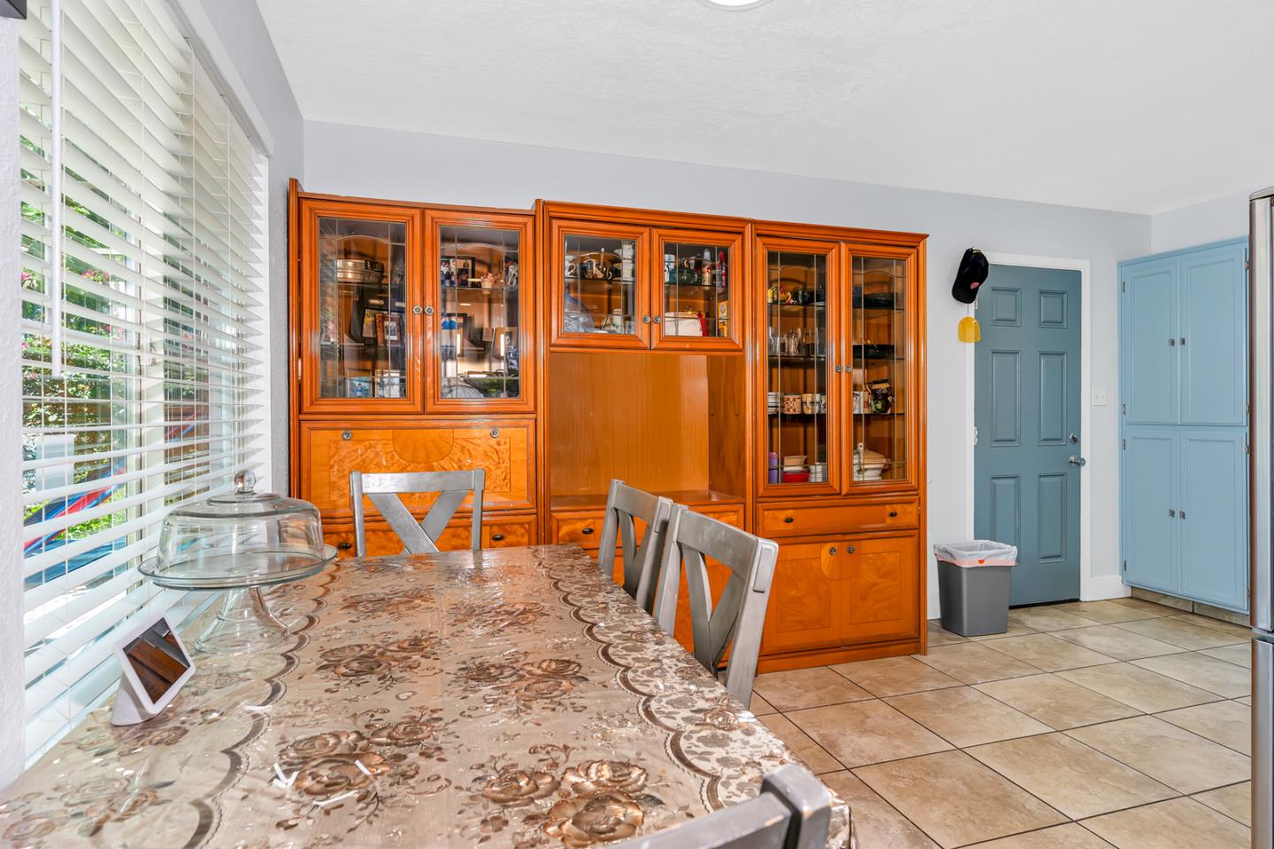 Detail Gallery Image 7 of 35 For 1005 W 8th St, Merced,  CA 95341 - 3 Beds | 2 Baths