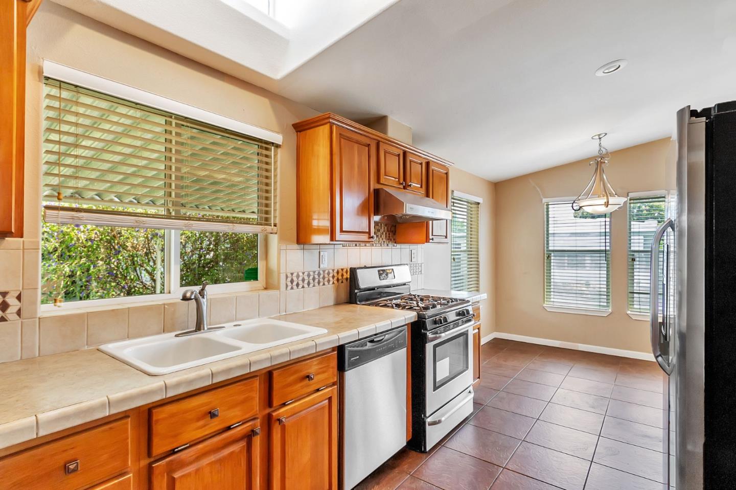 Detail Gallery Image 12 of 37 For 1225 Vienna Dr #437,  Sunnyvale,  CA 94089 - 3 Beds | 2 Baths