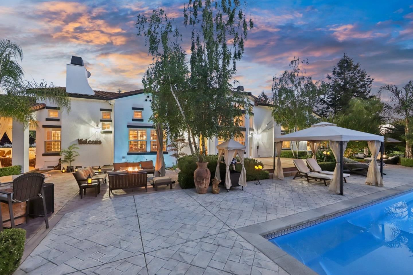 Detail Gallery Image 11 of 39 For 1150 Stony Brook Dr, Hollister,  CA 95023 - 4 Beds | 4 Baths