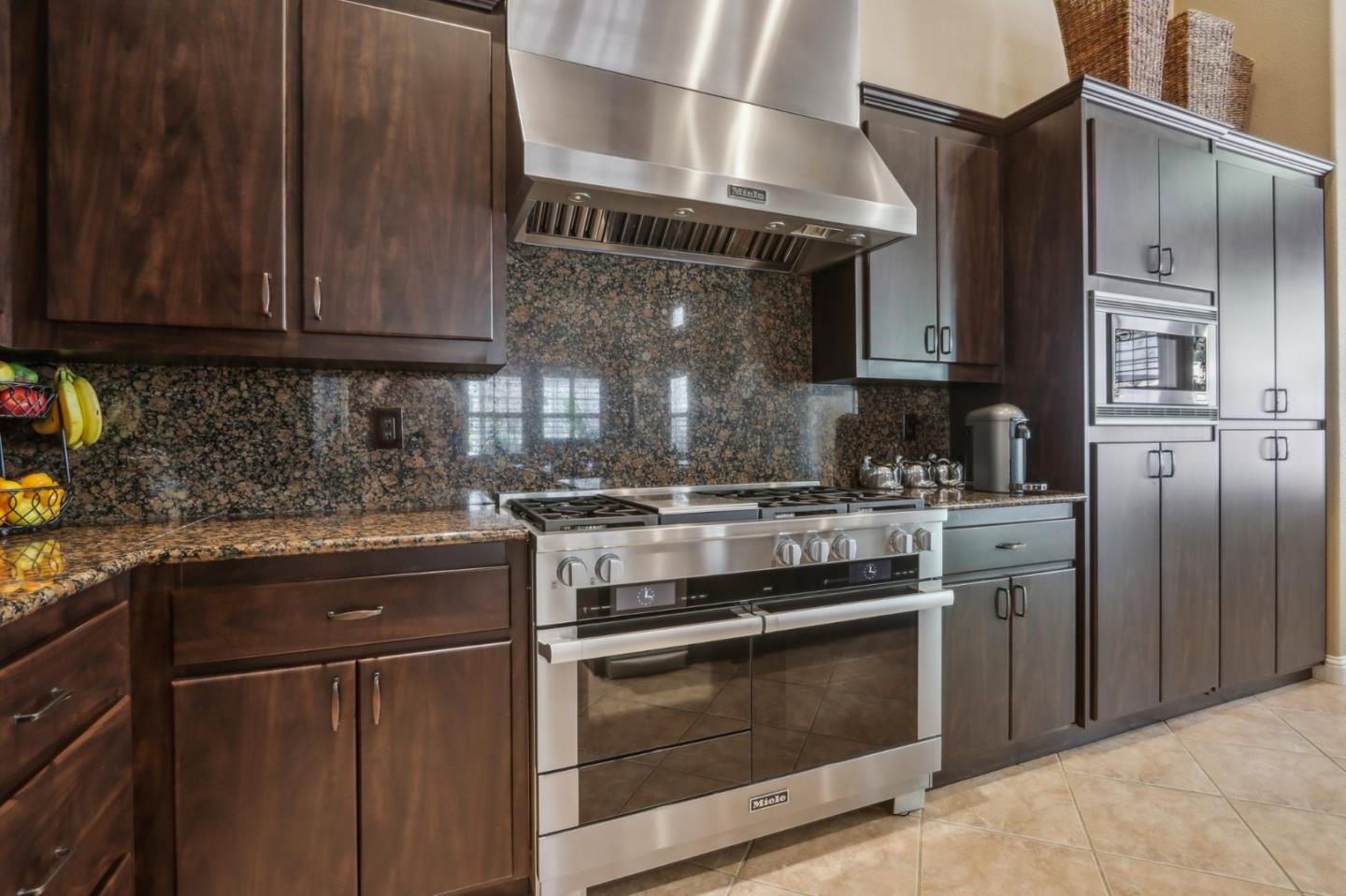 Detail Gallery Image 19 of 39 For 1150 Stony Brook Dr, Hollister,  CA 95023 - 4 Beds | 4 Baths