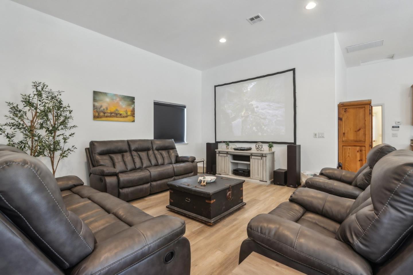 Detail Gallery Image 30 of 39 For 1150 Stony Brook Dr, Hollister,  CA 95023 - 4 Beds | 4 Baths