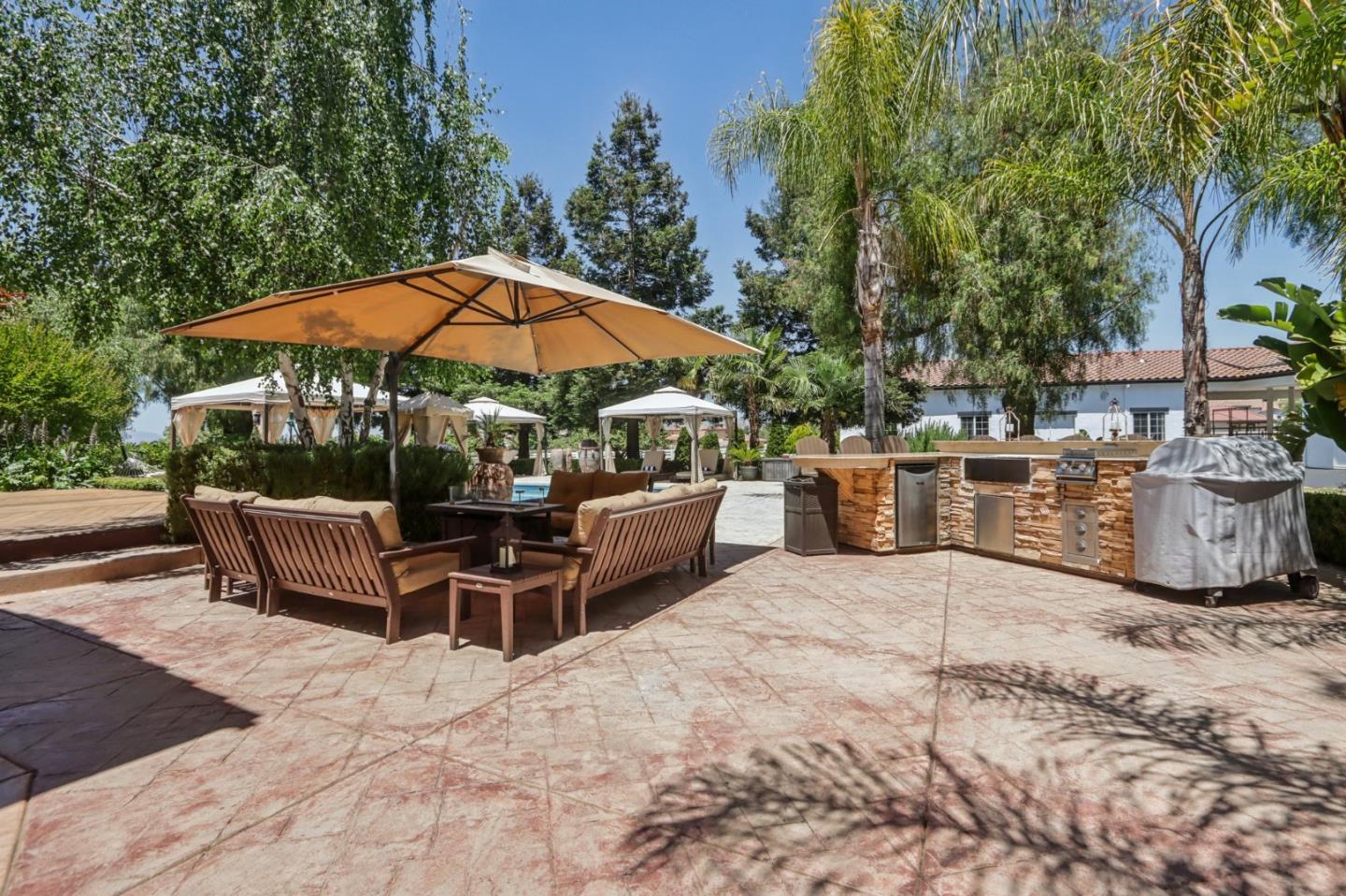 Detail Gallery Image 32 of 39 For 1150 Stony Brook Dr, Hollister,  CA 95023 - 4 Beds | 4 Baths