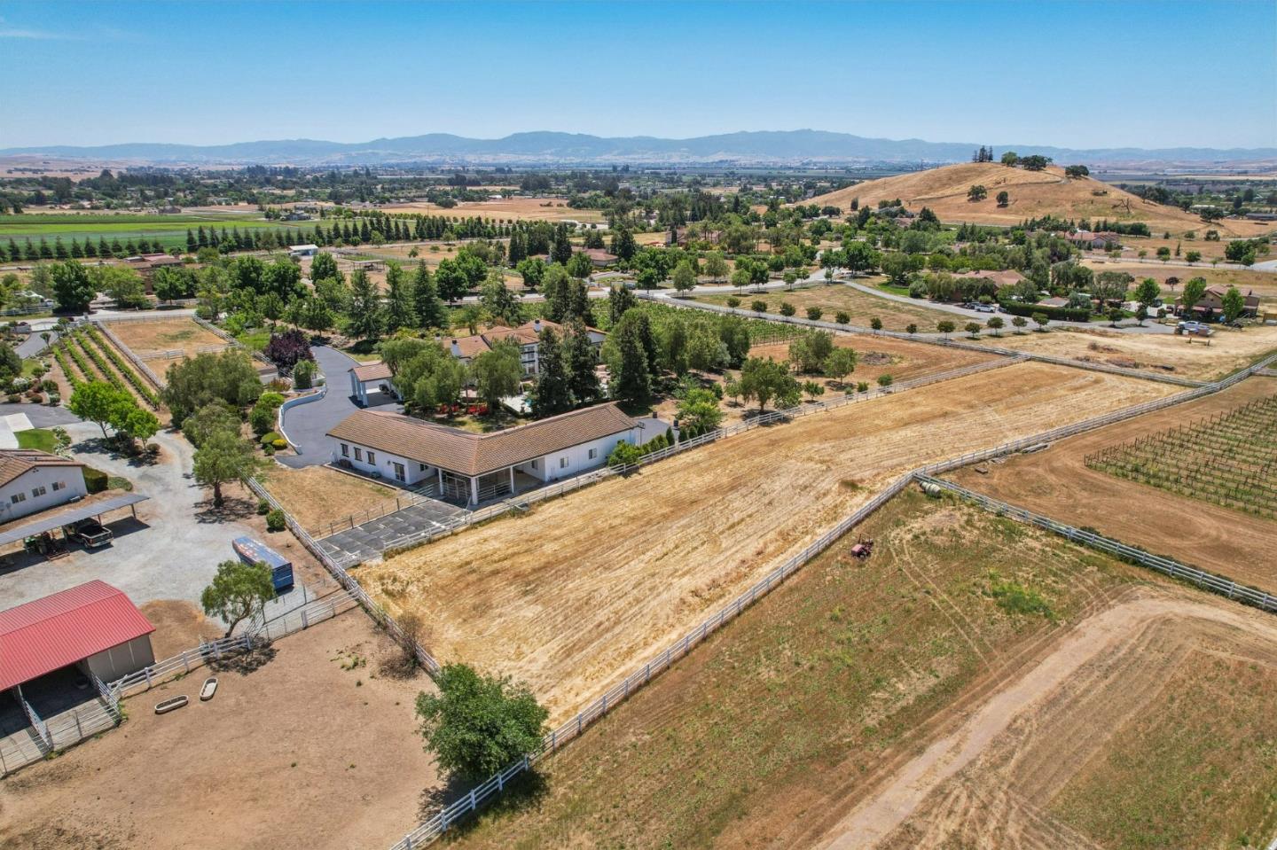 Detail Gallery Image 37 of 39 For 1150 Stony Brook Dr, Hollister,  CA 95023 - 4 Beds | 4 Baths