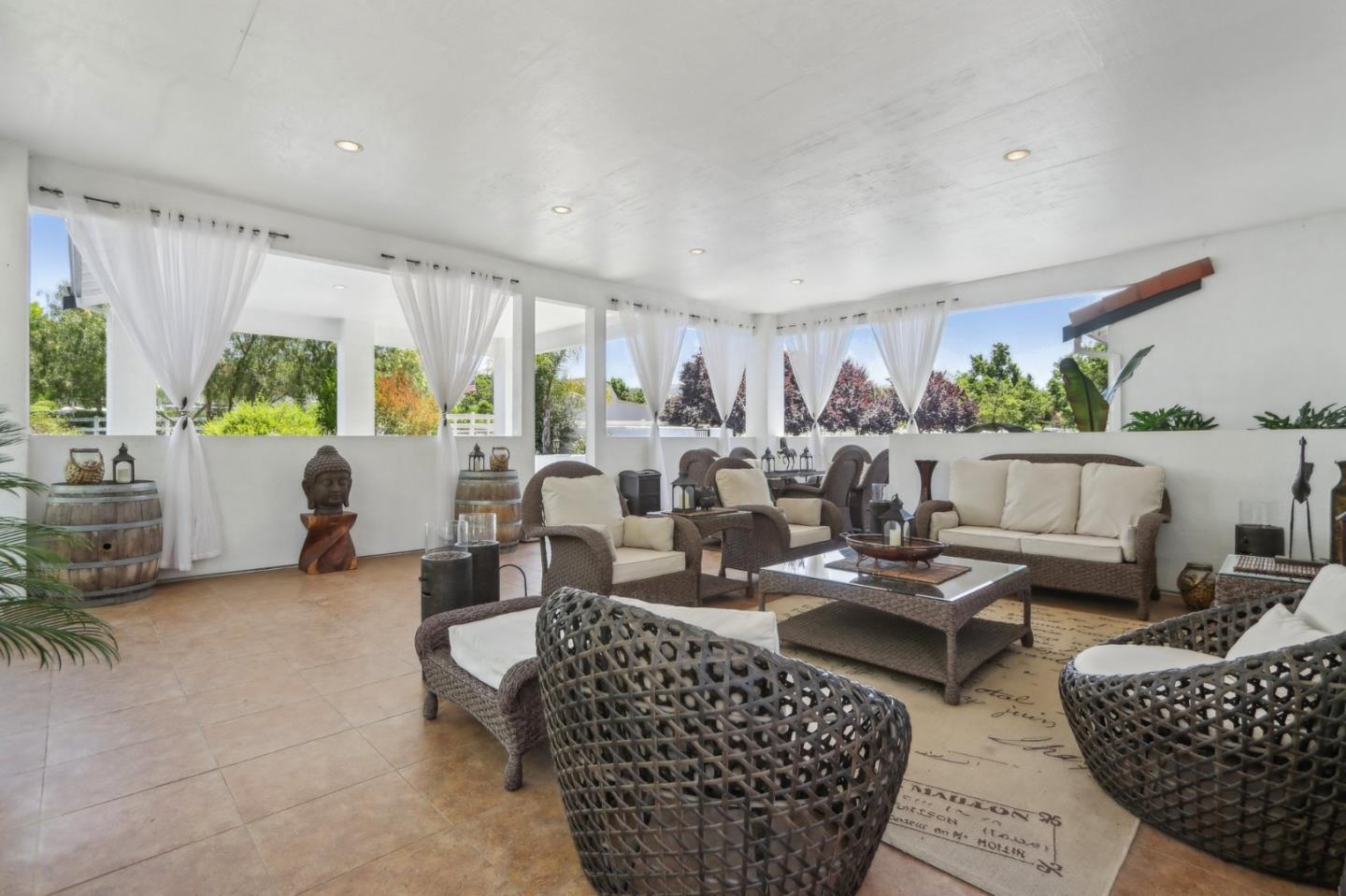 Detail Gallery Image 8 of 39 For 1150 Stony Brook Dr, Hollister,  CA 95023 - 4 Beds | 4 Baths