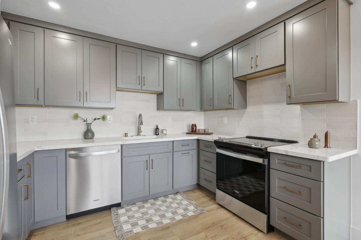 Detail Gallery Image 8 of 35 For 3918 Crofton Way, South San Francisco,  CA 94080 - 4 Beds | 2/1 Baths