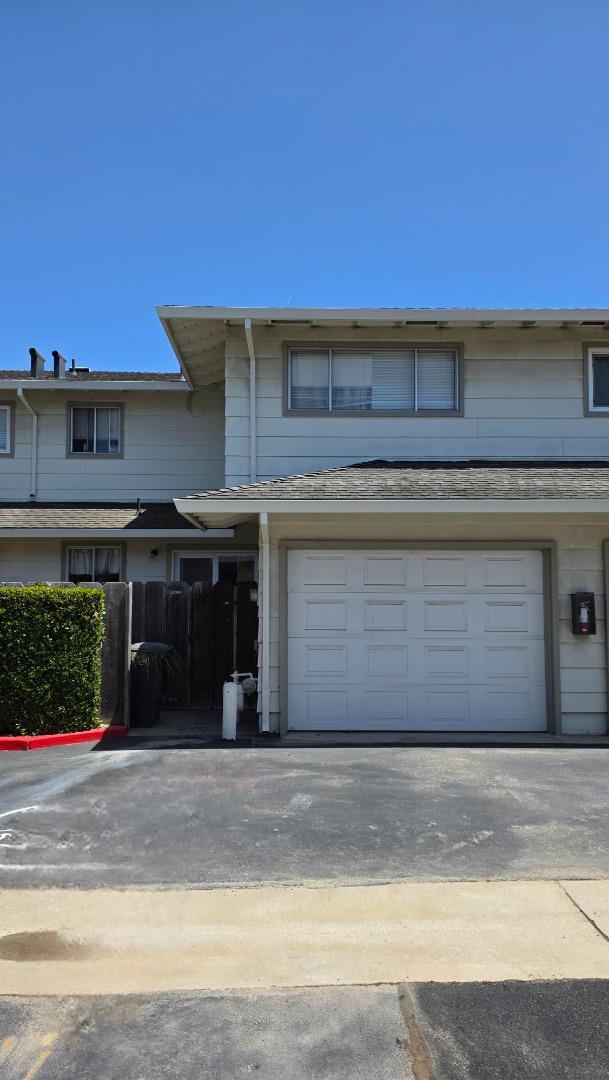 Detail Gallery Image 2 of 12 For 637 Carmelita Dr #22,  Salinas,  CA 93901 - 2 Beds | 2/1 Baths