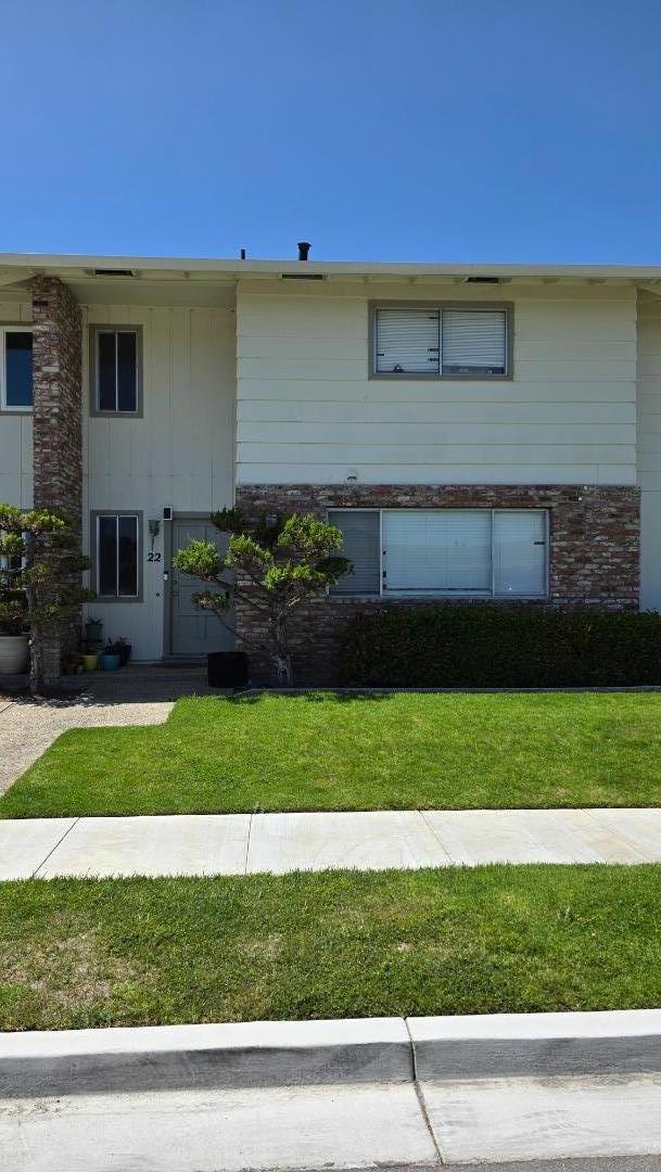 Detail Gallery Image 3 of 12 For 637 Carmelita Dr #22,  Salinas,  CA 93901 - 2 Beds | 2/1 Baths