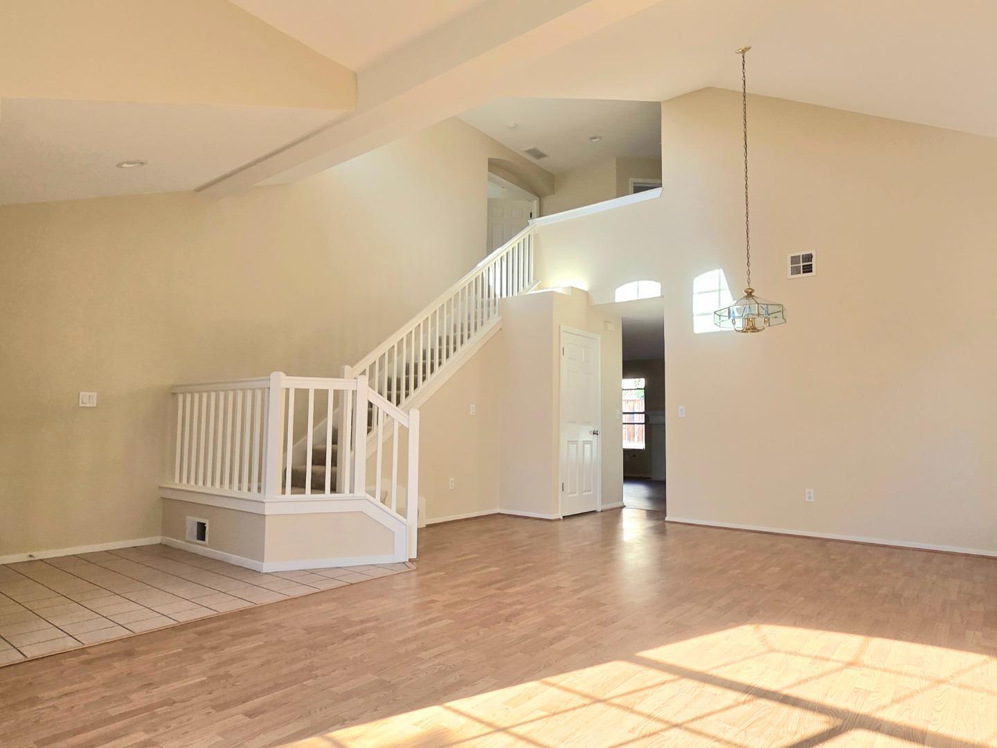 Detail Gallery Image 2 of 13 For 2666 Hesselbein Way, San Jose,  CA 95148 - 4 Beds | 3 Baths