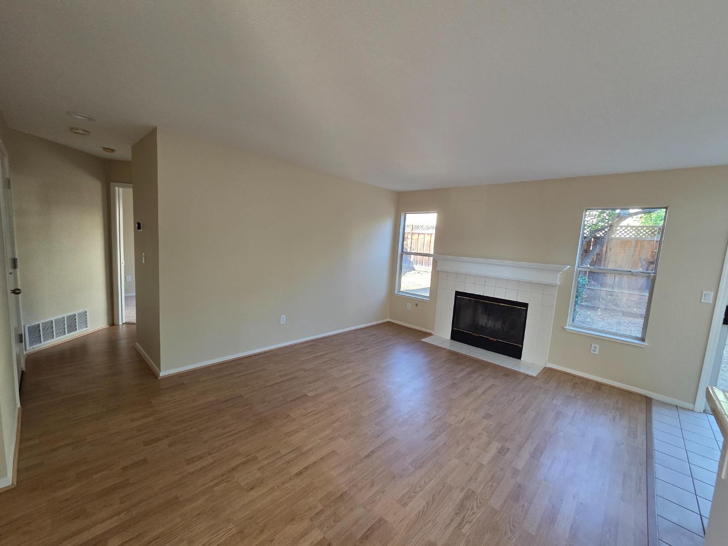 Detail Gallery Image 4 of 13 For 2666 Hesselbein Way, San Jose,  CA 95148 - 4 Beds | 3 Baths