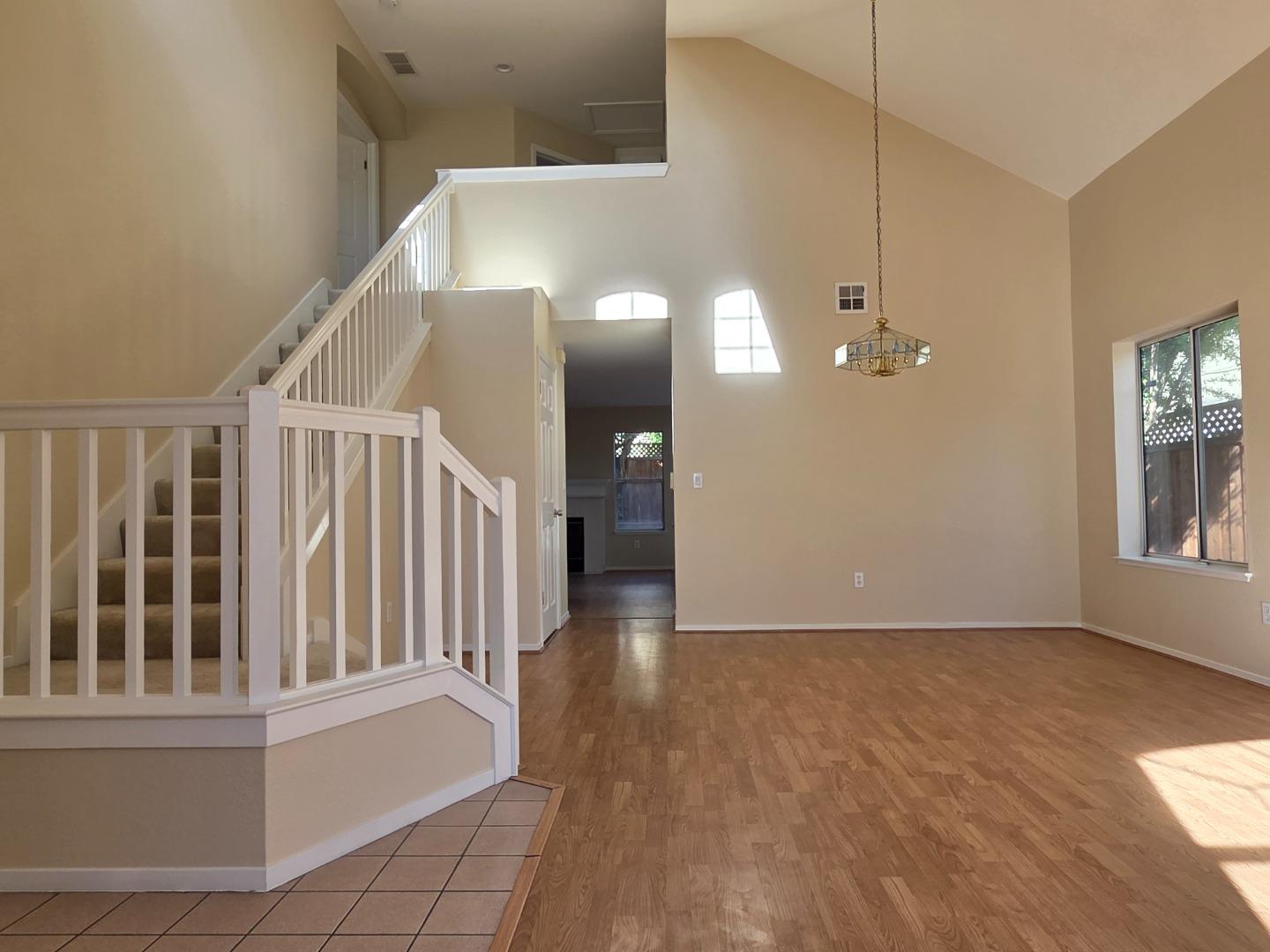 Detail Gallery Image 6 of 13 For 2666 Hesselbein Way, San Jose,  CA 95148 - 4 Beds | 3 Baths