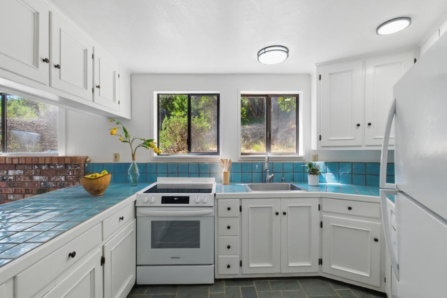 Detail Gallery Image 13 of 65 For 393 Berts Dr, Ben Lomond,  CA 95005 - 3 Beds | 2 Baths