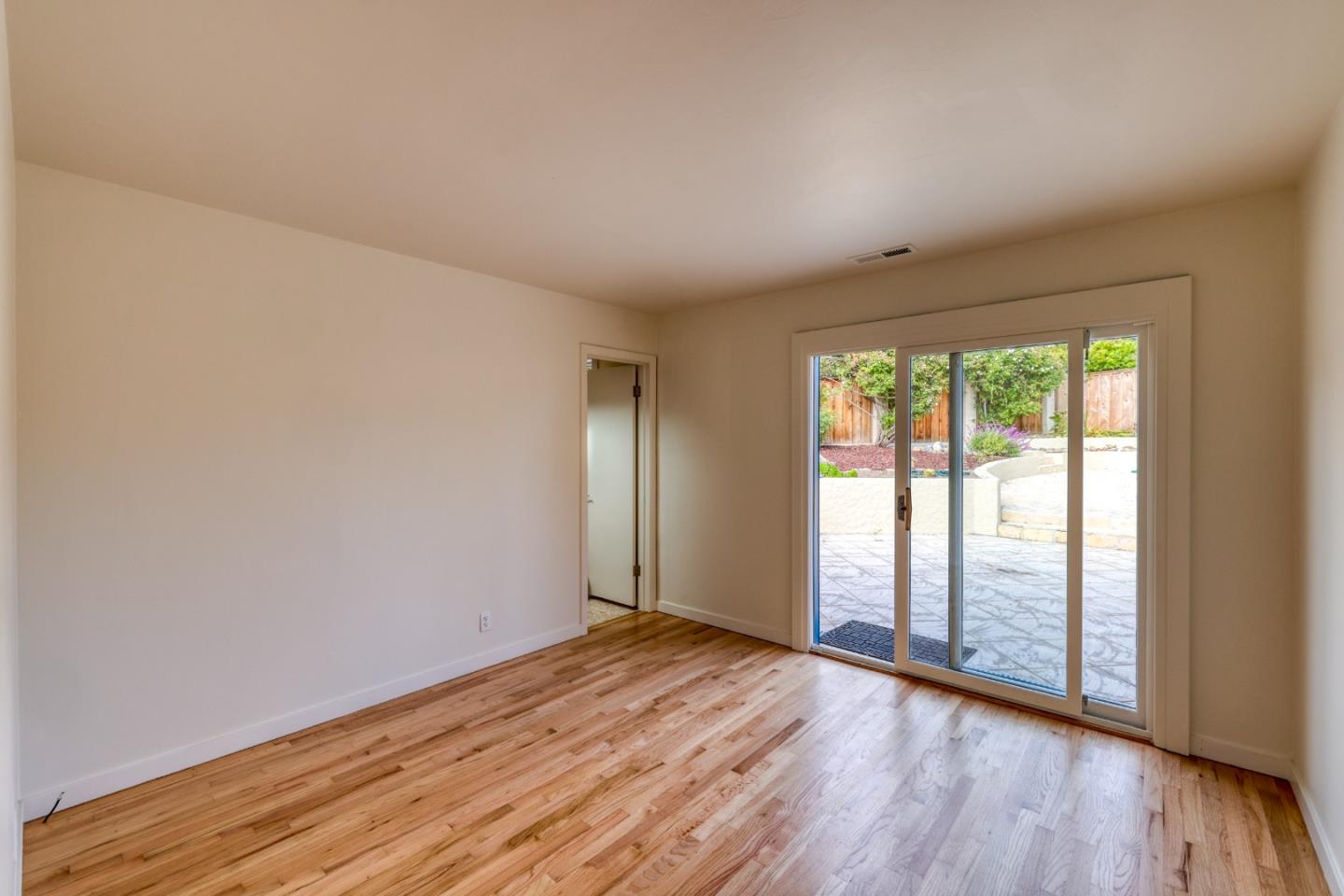 Detail Gallery Image 10 of 20 For 1275 Josselyn Canyon Rd, Monterey,  CA 93940 - 3 Beds | 2 Baths