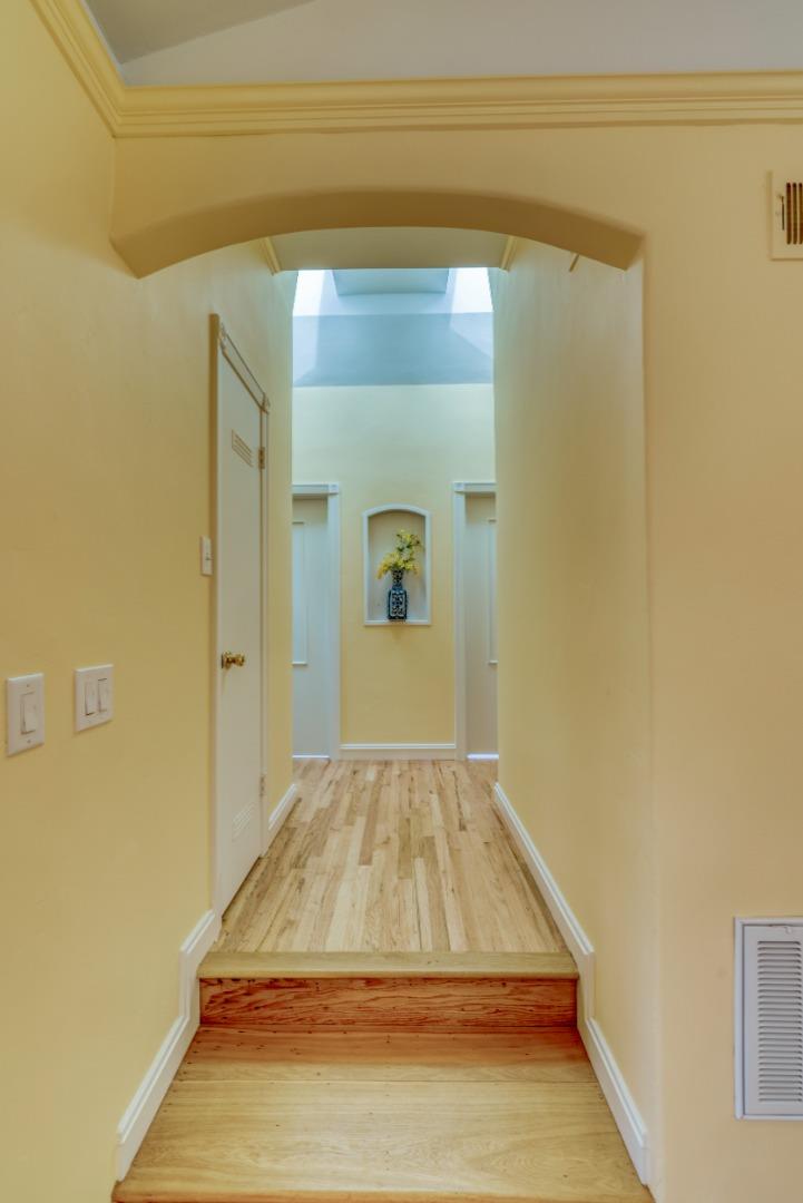 Detail Gallery Image 11 of 20 For 1275 Josselyn Canyon Rd, Monterey,  CA 93940 - 3 Beds | 2 Baths