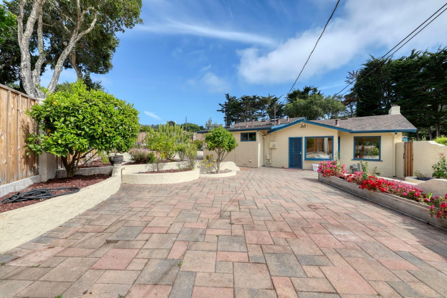 Detail Gallery Image 15 of 20 For 1275 Josselyn Canyon Rd, Monterey,  CA 93940 - 3 Beds | 2 Baths