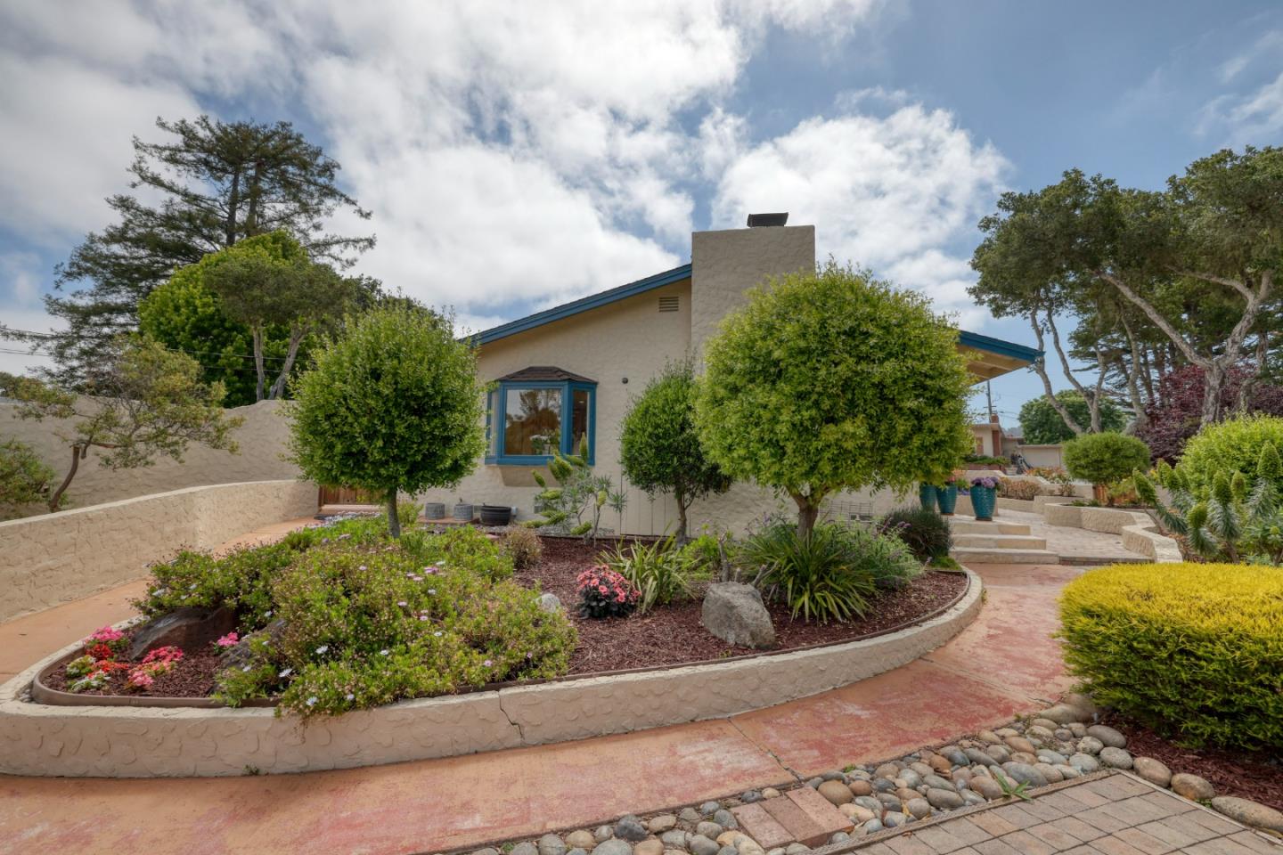 Detail Gallery Image 19 of 20 For 1275 Josselyn Canyon Rd, Monterey,  CA 93940 - 3 Beds | 2 Baths