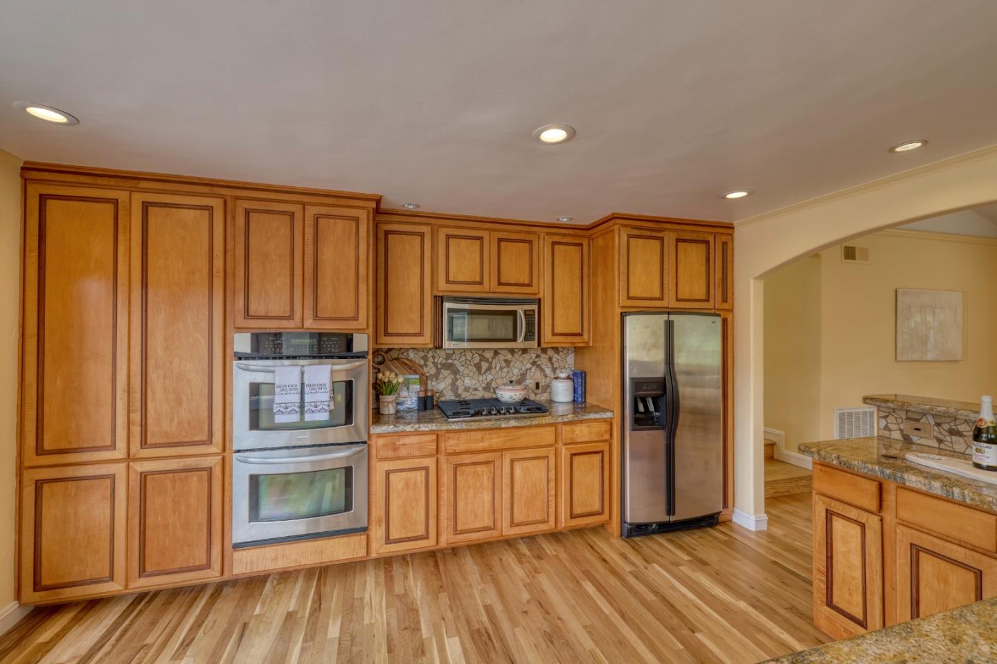Detail Gallery Image 7 of 20 For 1275 Josselyn Canyon Rd, Monterey,  CA 93940 - 3 Beds | 2 Baths