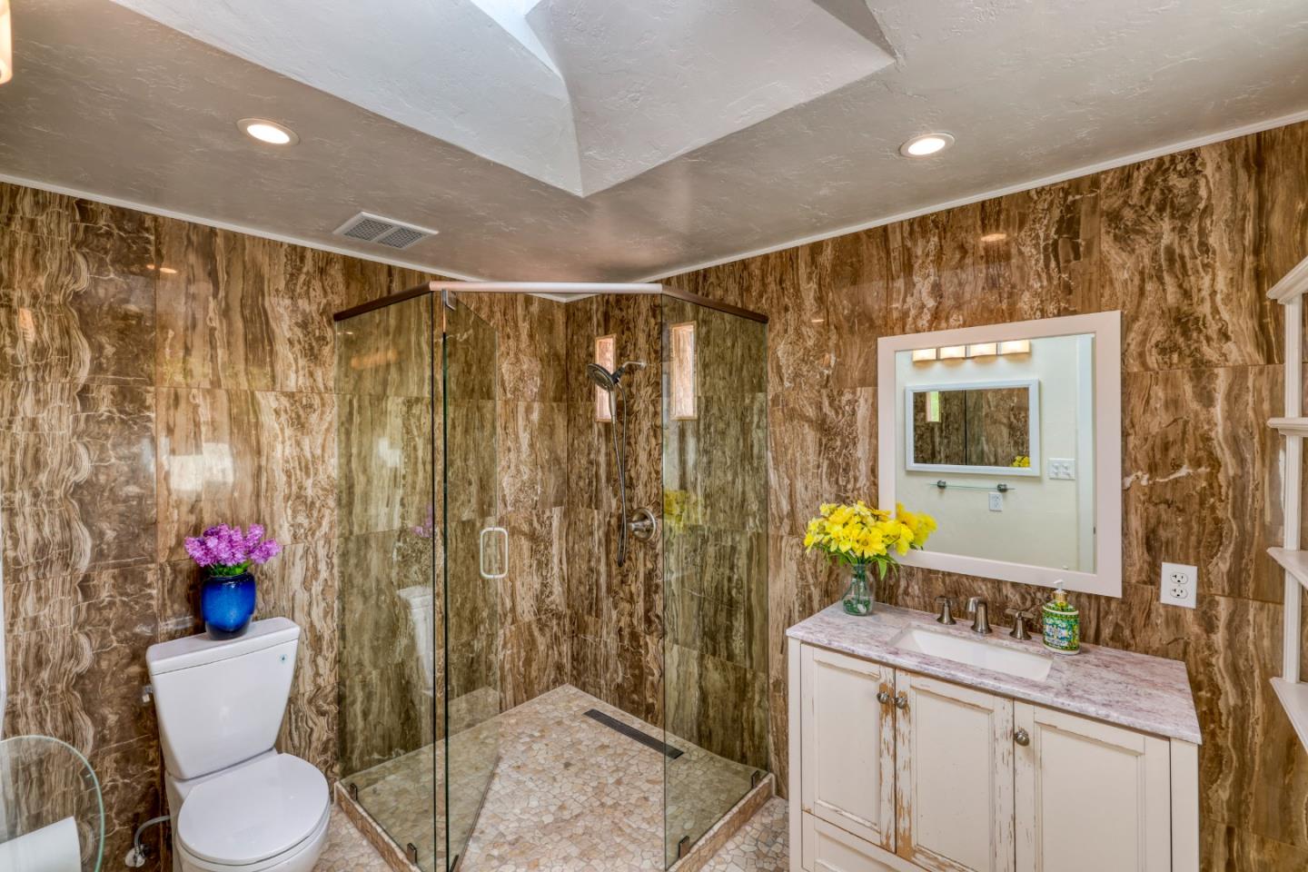 Detail Gallery Image 9 of 20 For 1275 Josselyn Canyon Rd, Monterey,  CA 93940 - 3 Beds | 2 Baths
