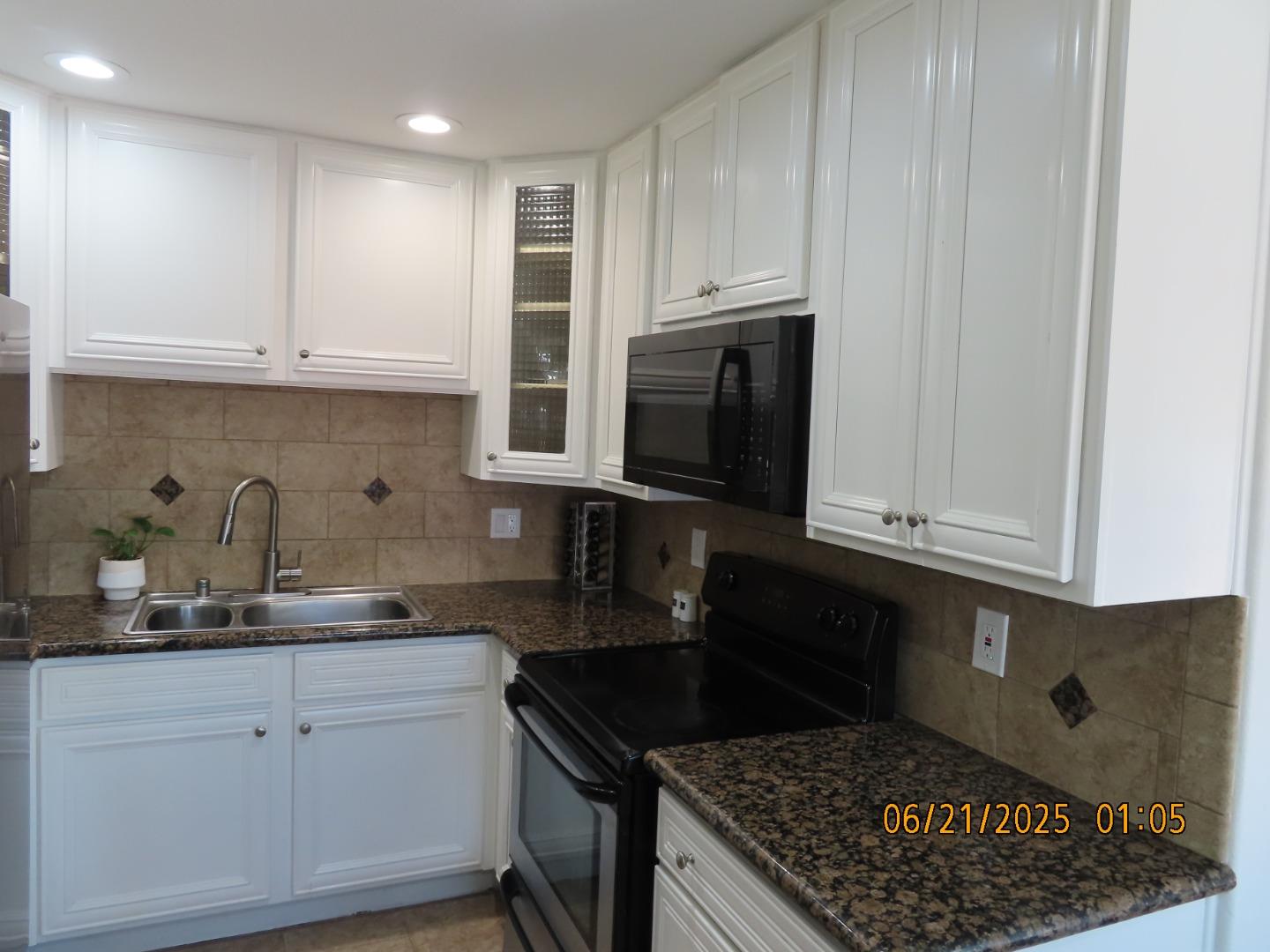 Detail Gallery Image 2 of 9 For 2600 Cortez Dr #6102,  Santa Clara,  CA 95051 - 2 Beds | 1 Baths
