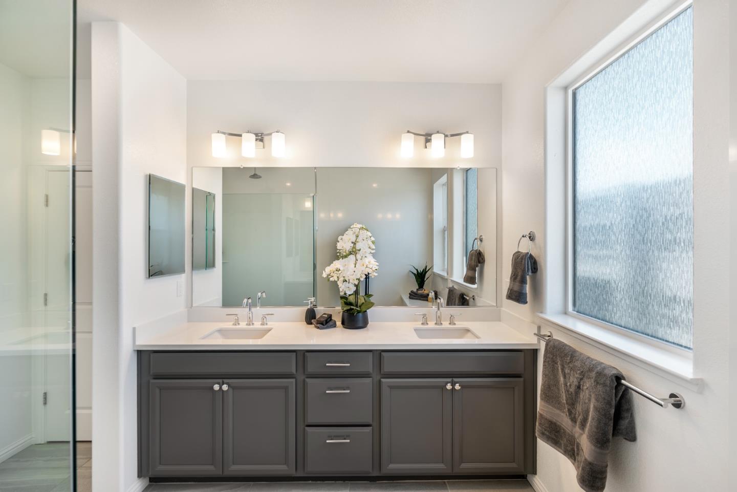 Detail Gallery Image 13 of 24 For 5724 Immersion Loop, San Jose,  CA 95119 - 2 Beds | 2/1 Baths