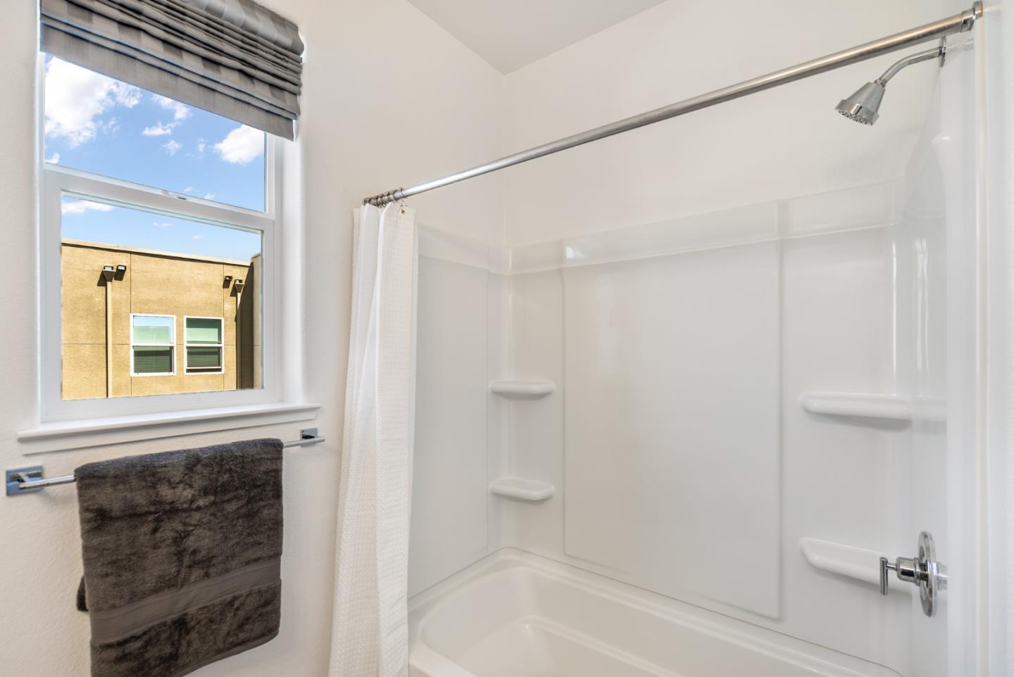 Detail Gallery Image 19 of 24 For 5724 Immersion Loop, San Jose,  CA 95119 - 2 Beds | 2/1 Baths
