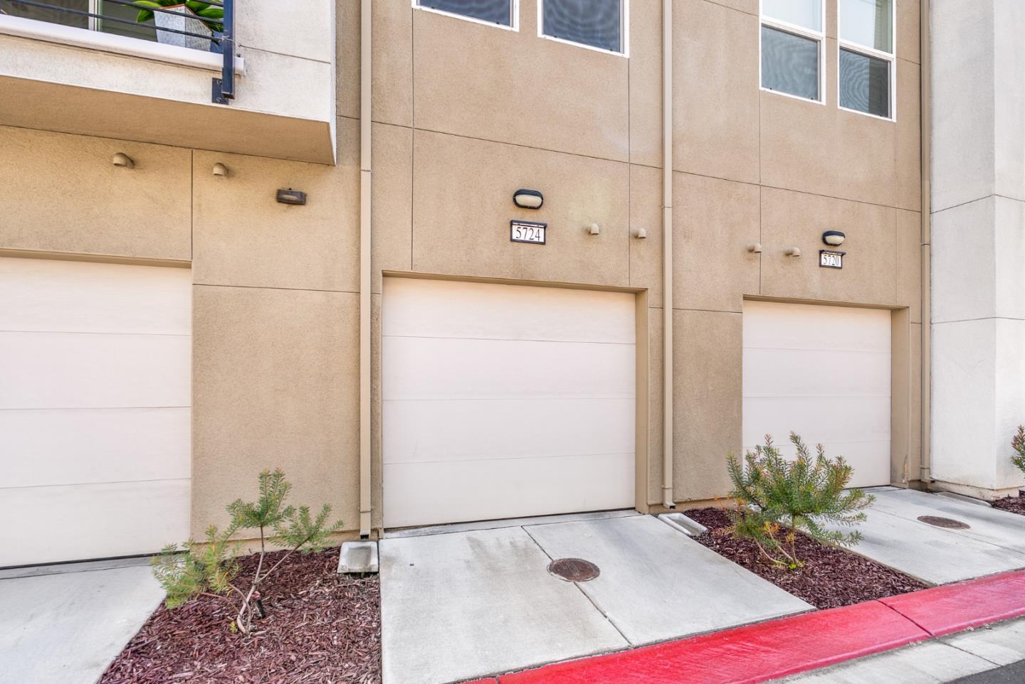 Detail Gallery Image 22 of 24 For 5724 Immersion Loop, San Jose,  CA 95119 - 2 Beds | 2/1 Baths