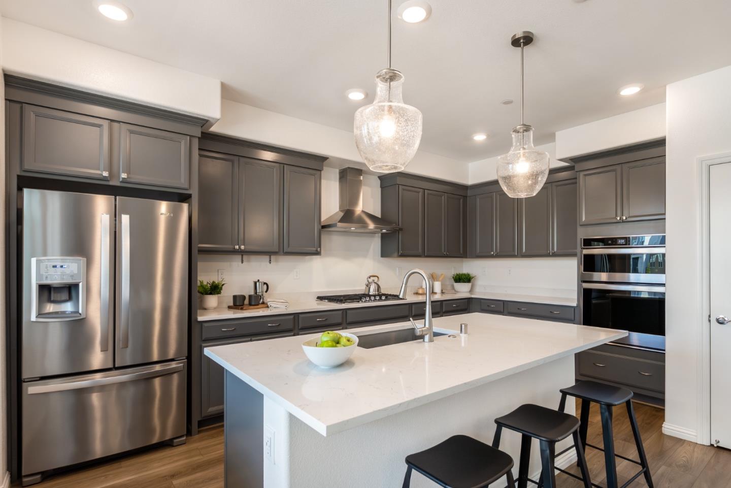 Detail Gallery Image 4 of 24 For 5724 Immersion Loop, San Jose,  CA 95119 - 2 Beds | 2/1 Baths