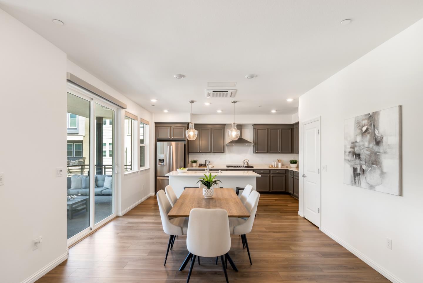 Detail Gallery Image 7 of 24 For 5724 Immersion Loop, San Jose,  CA 95119 - 2 Beds | 2/1 Baths