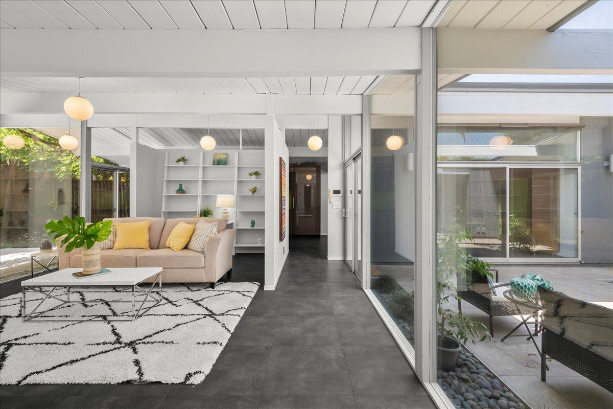 Detail Gallery Image 10 of 45 For 594 W Remington Dr, Sunnyvale,  CA 94087 - 4 Beds | 2 Baths