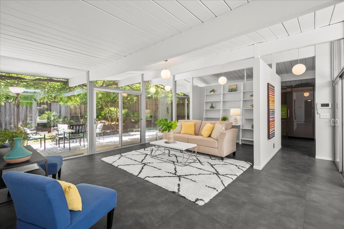 Detail Gallery Image 11 of 45 For 594 W Remington Dr, Sunnyvale,  CA 94087 - 4 Beds | 2 Baths