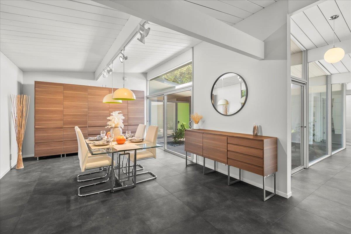 Detail Gallery Image 16 of 45 For 594 W Remington Dr, Sunnyvale,  CA 94087 - 4 Beds | 2 Baths