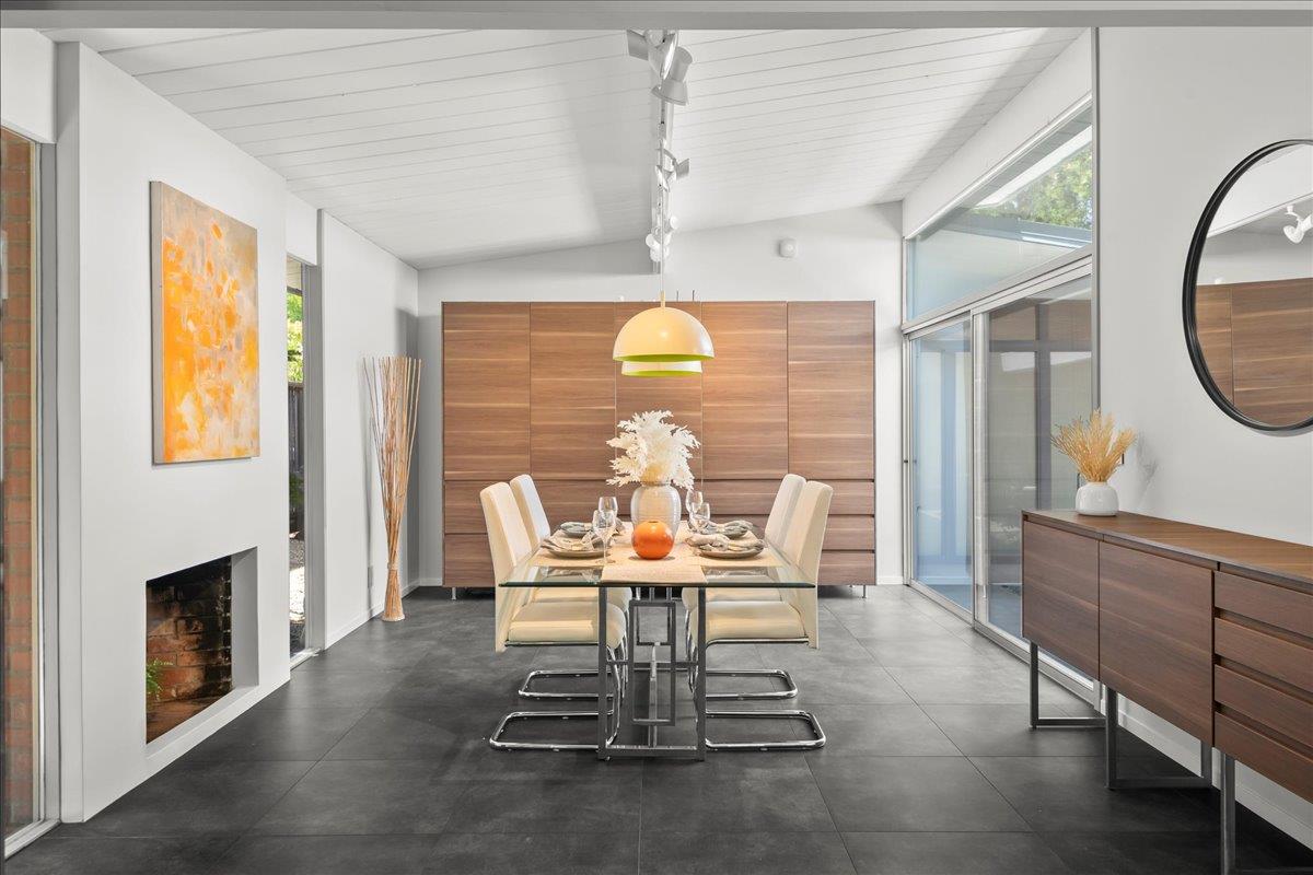 Detail Gallery Image 17 of 45 For 594 W Remington Dr, Sunnyvale,  CA 94087 - 4 Beds | 2 Baths